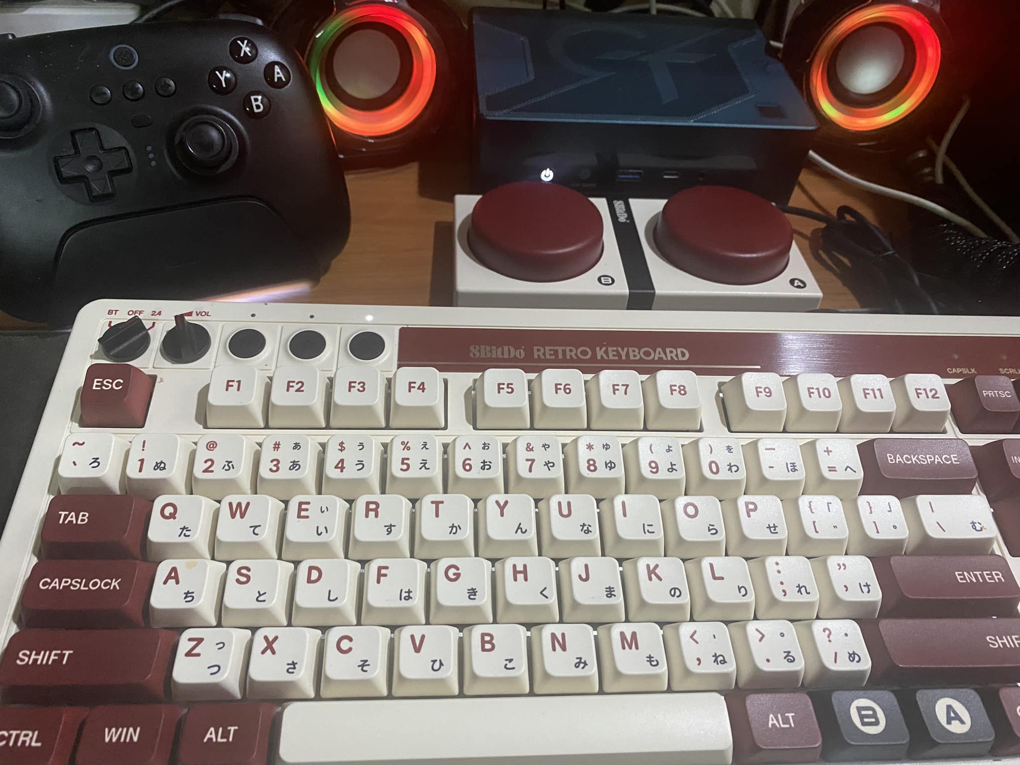 8BitDo Retro Keyboard Review: The one with the two big fat buttons ...