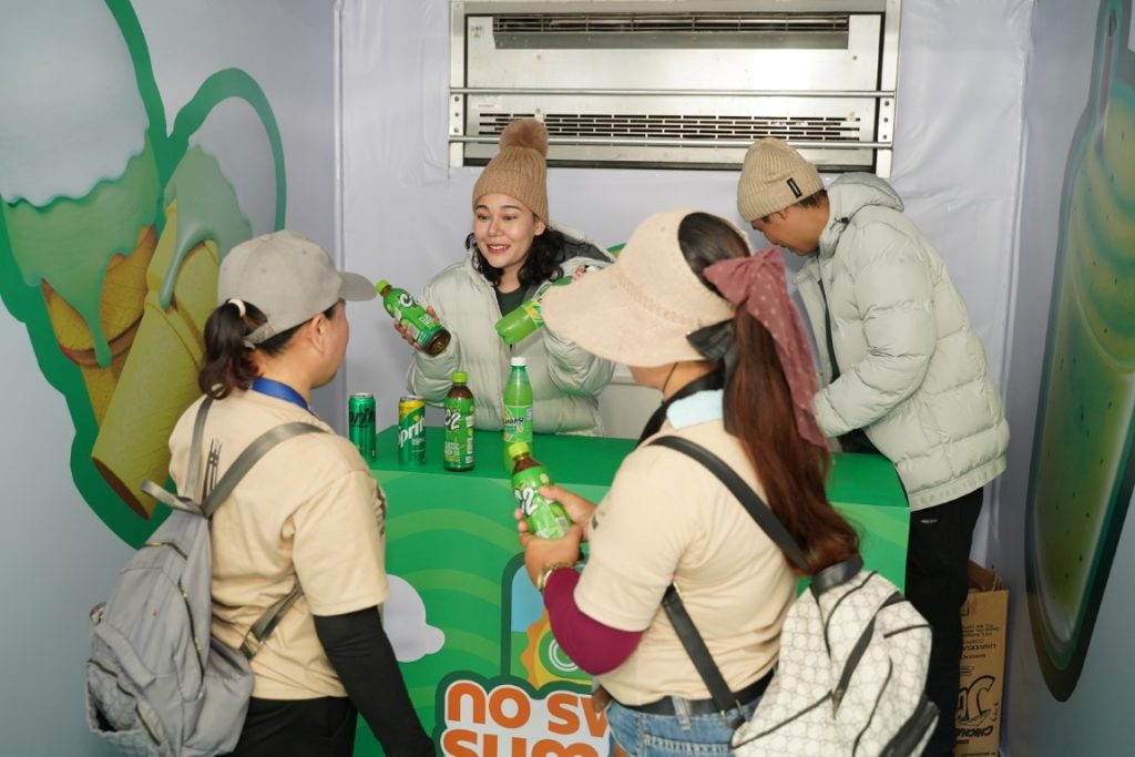 Grab cools down thousands of street workers, delivery riders on Labor Day