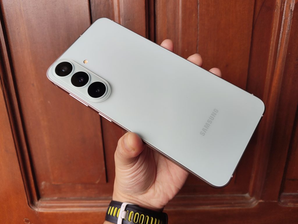Samsung Galaxy S26 FE review: Easy to live with, harder to justify
